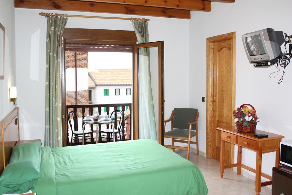 Hostal La Maya Cercedilla Δωμάτιο φωτογραφία